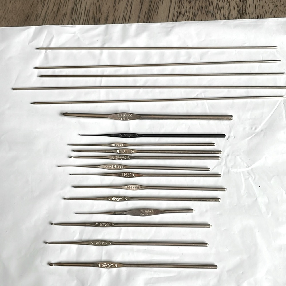 Set of 18 Miscellaneous Metal Knitting/Crocheting Needles